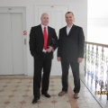 Jaromír Musil a Petr Schmied v netradičních kimonech.